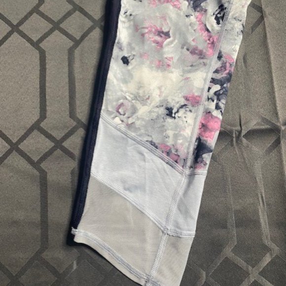 Lululemon If You're Lucky Crop *Full-On Luxtreme - Picture 6 of 7